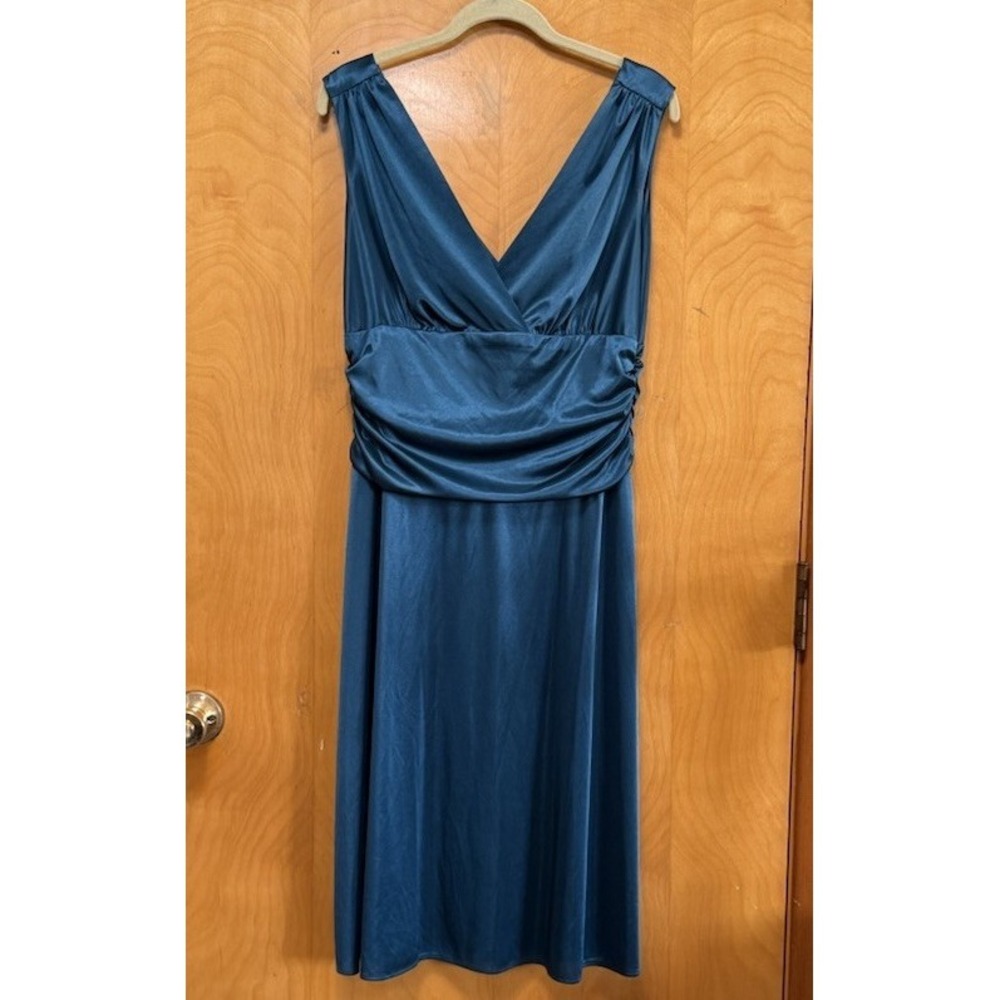 Ronni Nicole Satin Cocktail‎ Dress Gathered Waist V Neck Emerald Green Sz 14